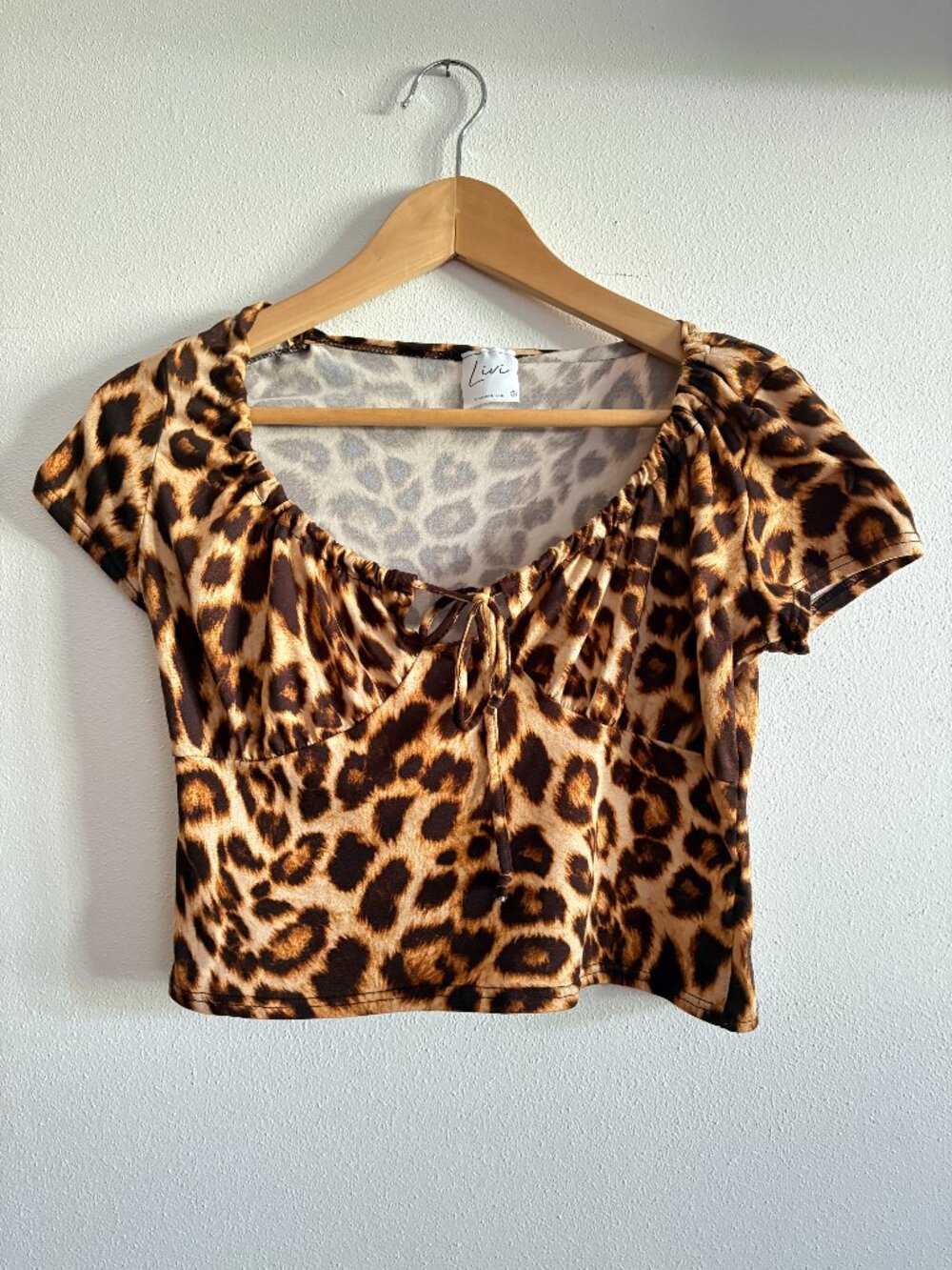 Livi by Olivia Rae Leopard Print Milkmaid Crop Top – Keyhole Tie Bust Short Slee